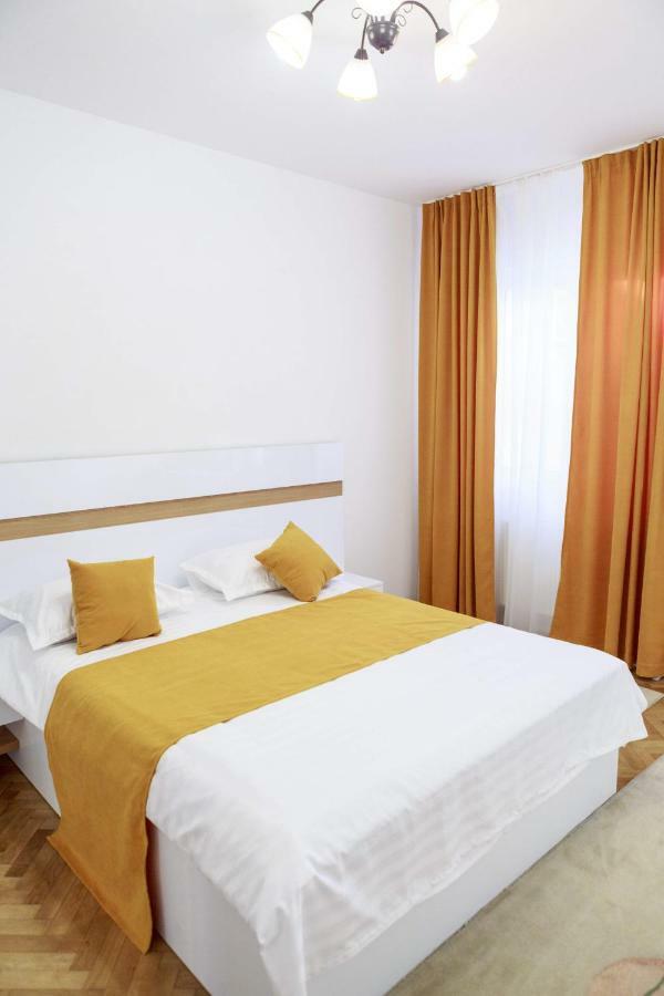 Strada Muresenilor - Savas Apartament Brassó Kültér fotó