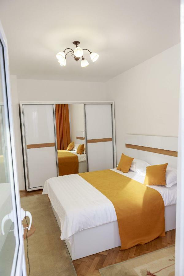 Strada Muresenilor - Savas Apartament Brassó Kültér fotó